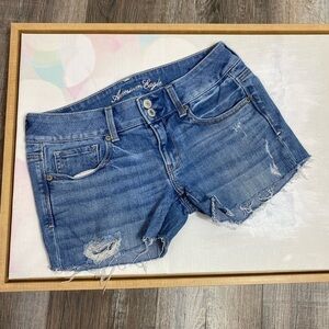 American Eagle distressed frayed cut off shorts